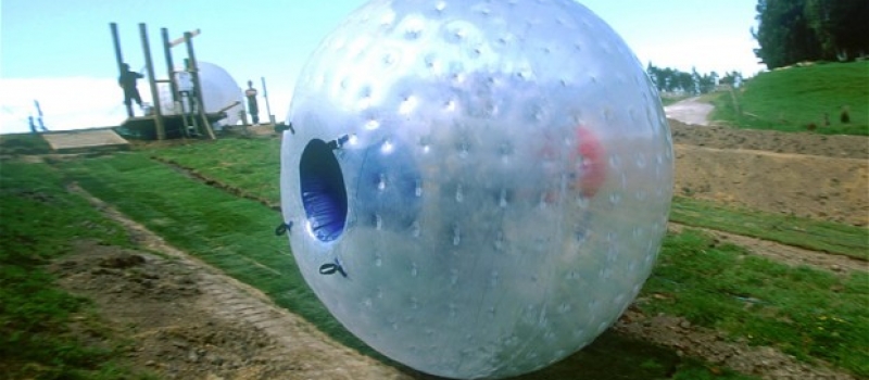 zorbing_2446955b